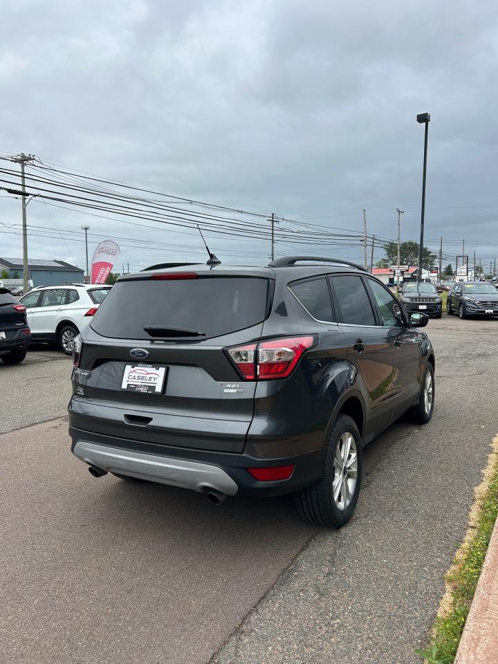 2018 Ford Escape SEL - Photo #4