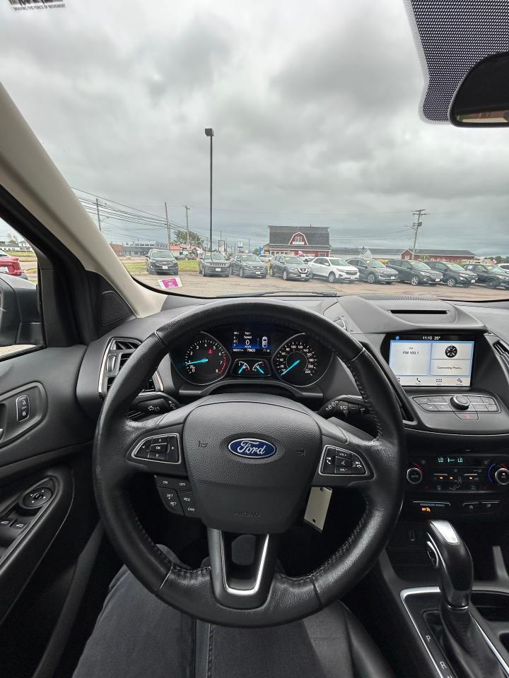 2018 Ford Escape SEL - Photo #9
