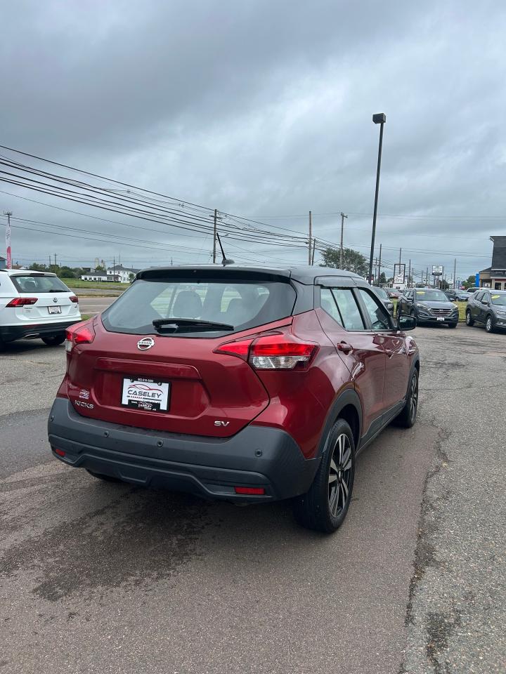 2020 Nissan Kicks SV Photo3