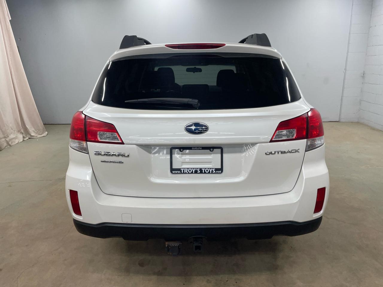 2014 Subaru Outback 4dr Wgn H4 Auto 2.5i Premium Photo25