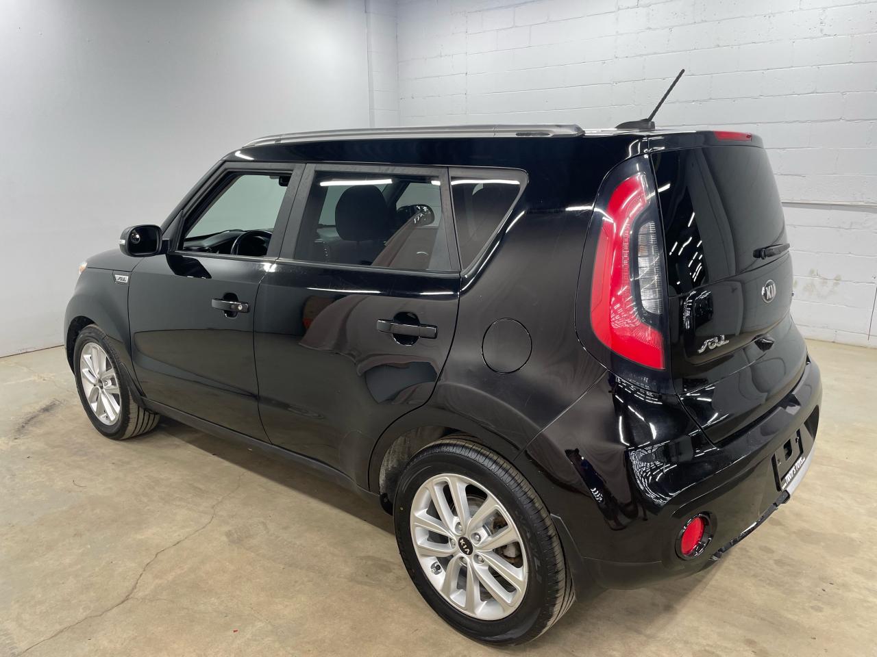 2017 Kia Soul EX Photo24