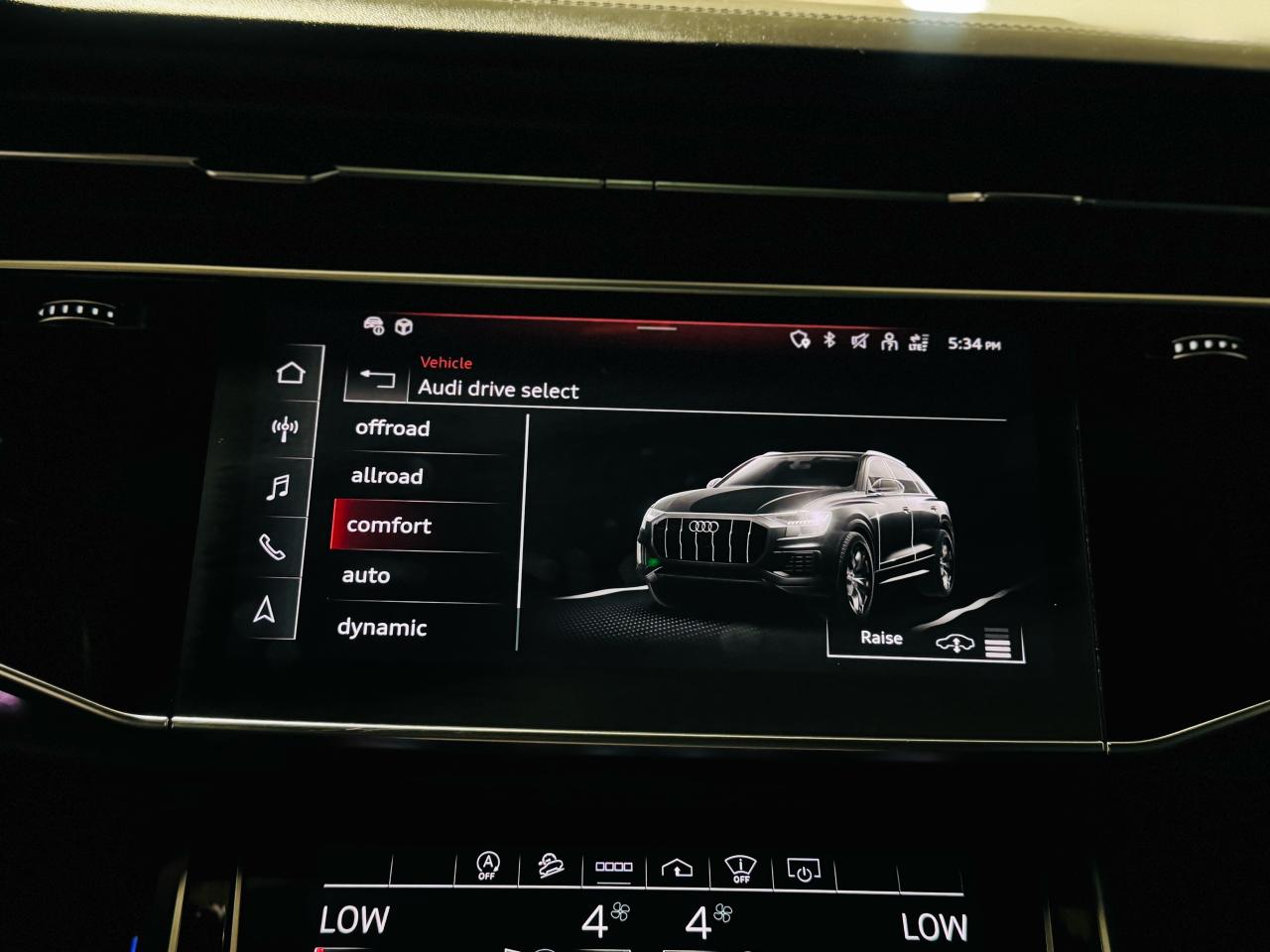 2021 Audi Q8 TECHNIK - Photo #17