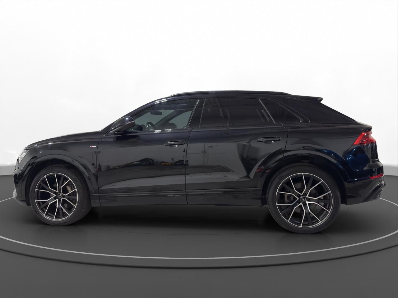 2021 Audi Q8 TECHNIK - Photo #4