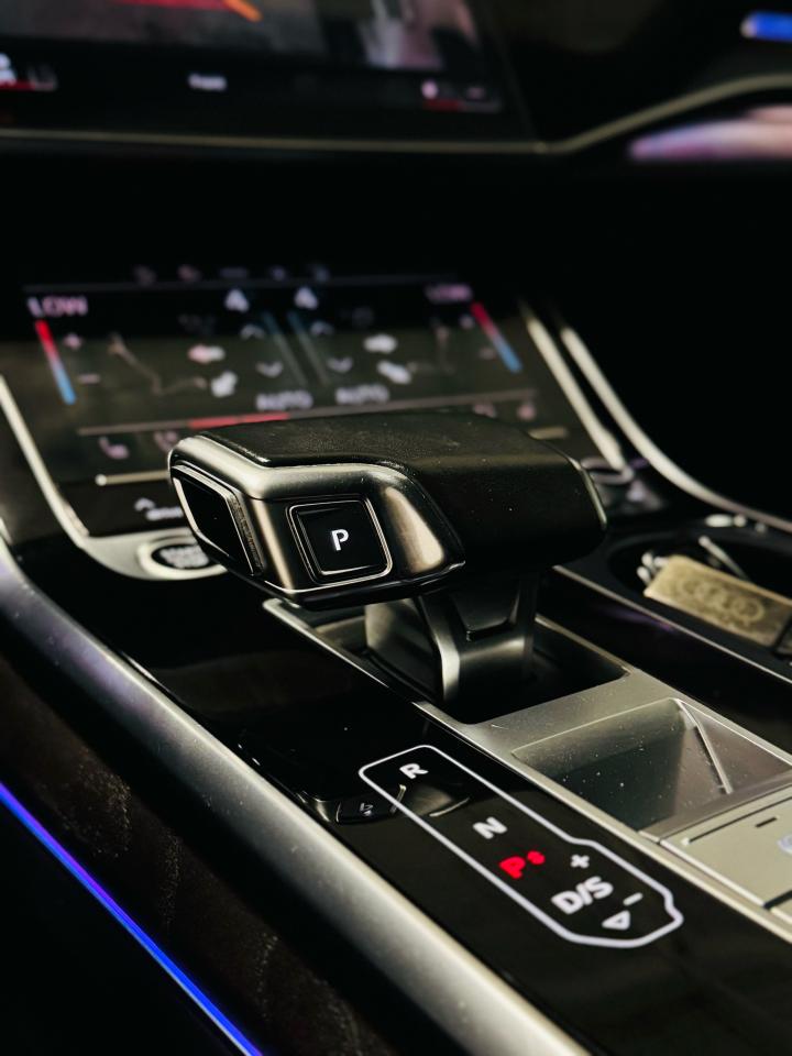 2021 Audi Q8 TECHNIK - Photo #14