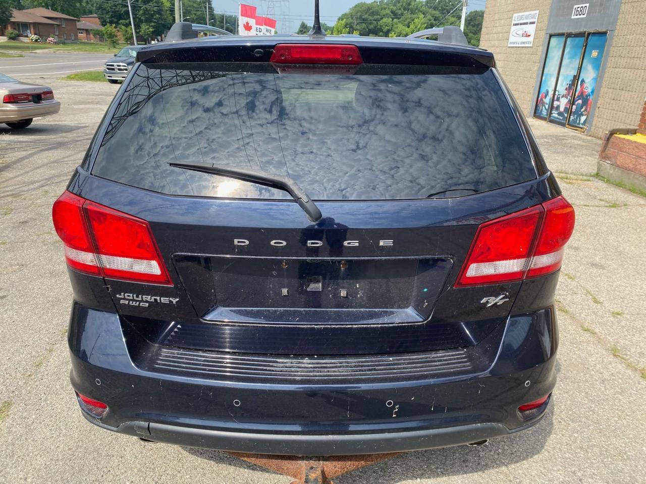 2011 Dodge Journey AWD 4dr R/T - Photo #10