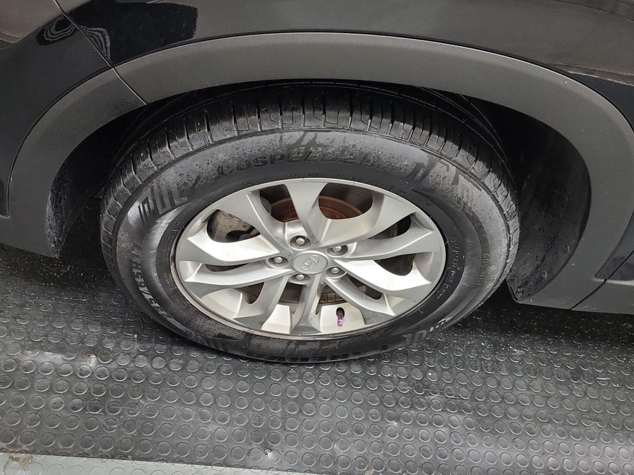 2020 Hyundai Santa Fe ESSENTIAL Photo2