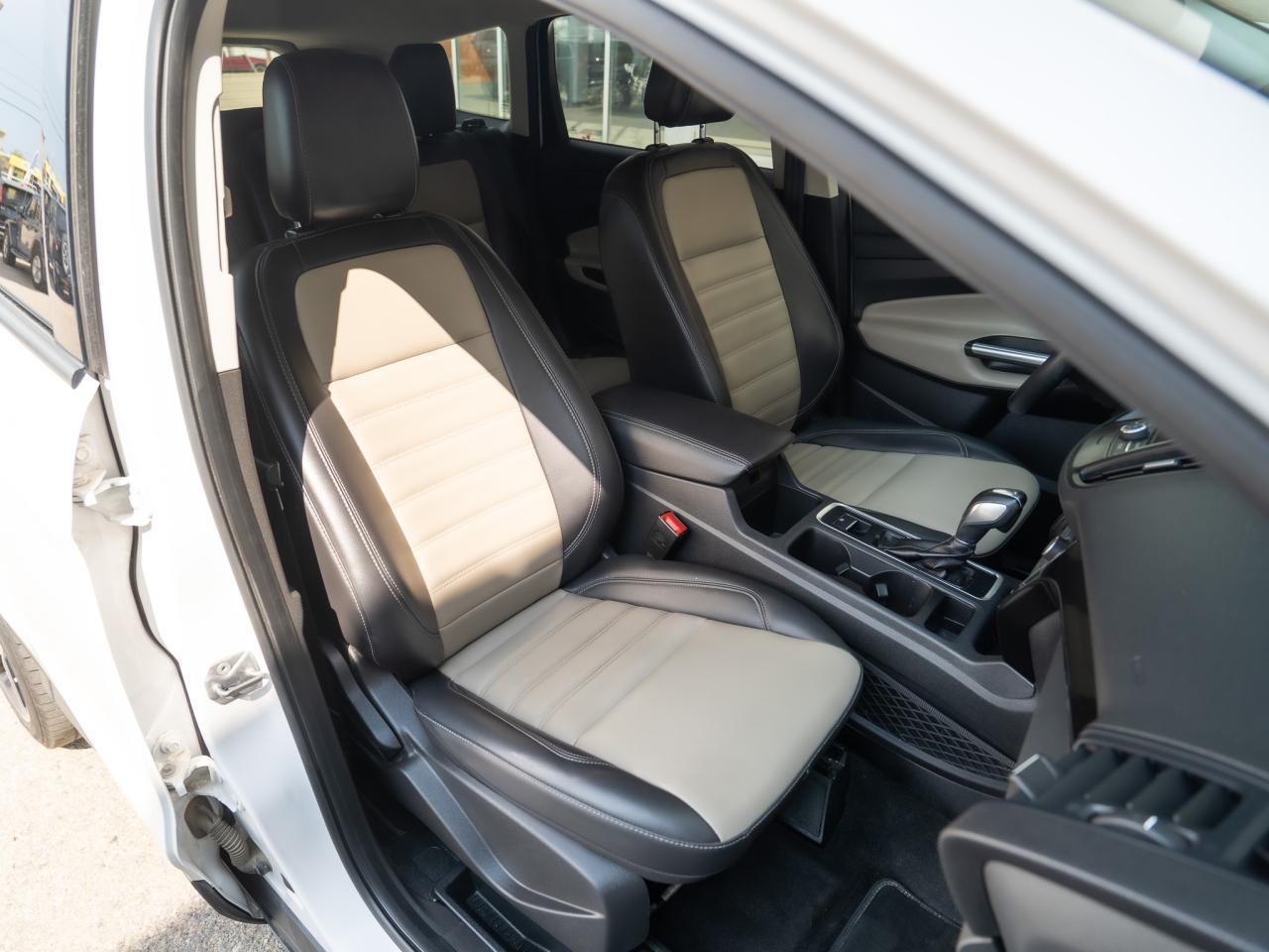 2019 Ford Escape SEL - Photo #18