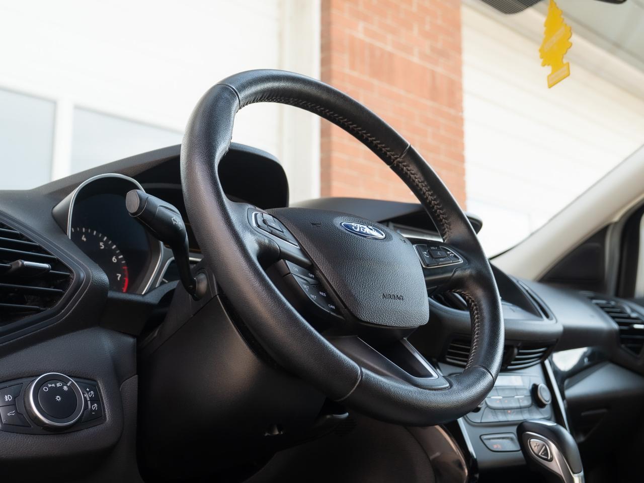 2019 Ford Escape SEL - Photo #10