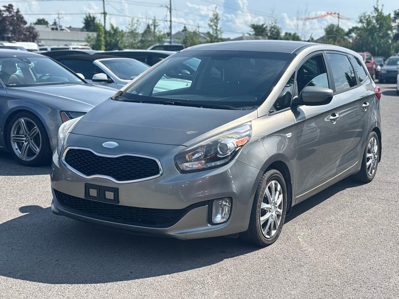 2014 Kia Rondo LX - Photo #2