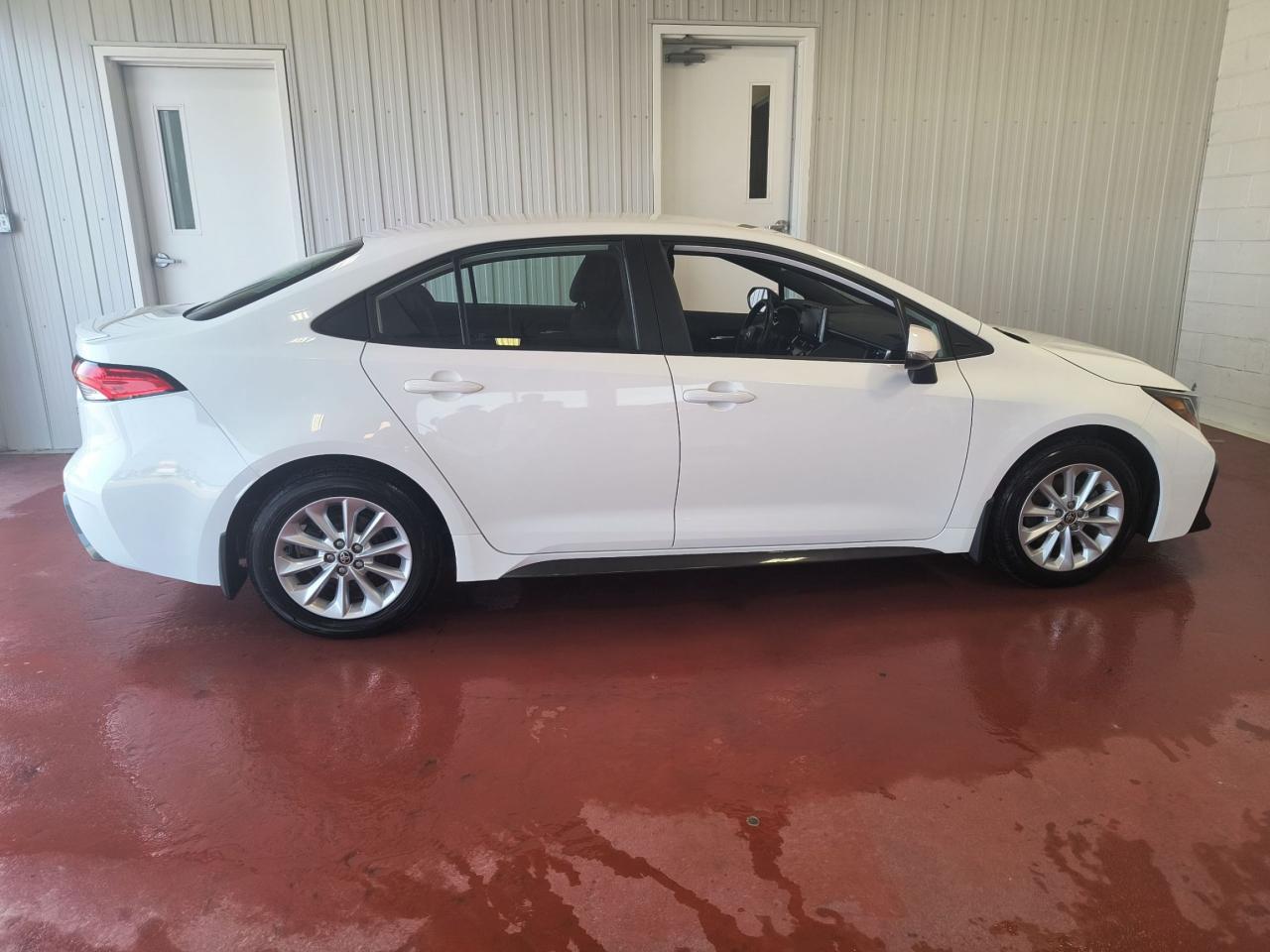2020 Toyota Corolla SE Photo0