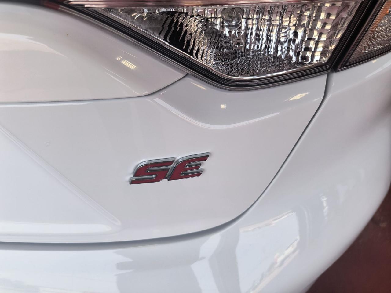 2020 Toyota Corolla SE Photo0
