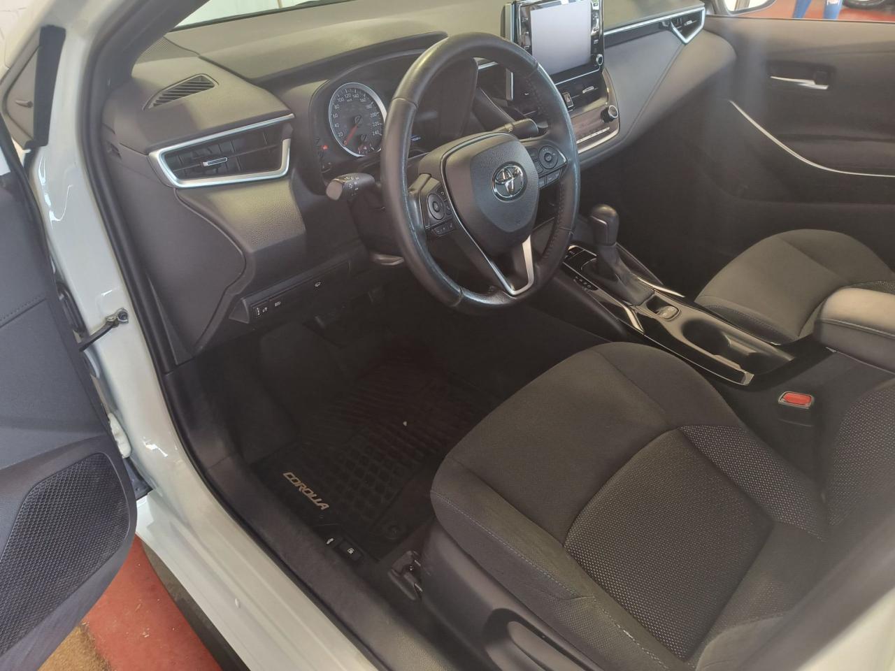 2020 Toyota Corolla SE Photo0