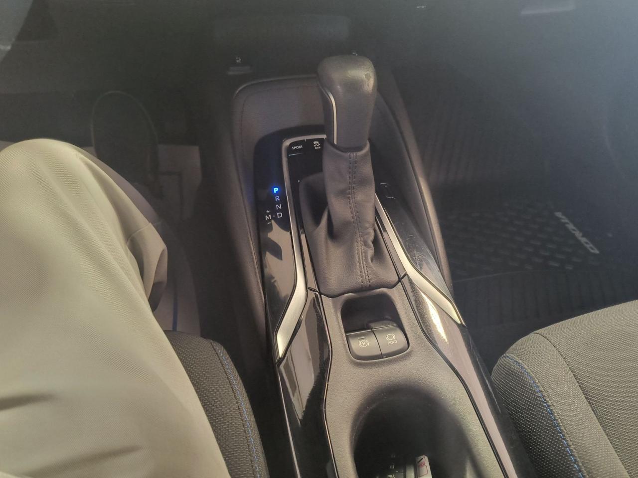 2020 Toyota Corolla SE Photo0