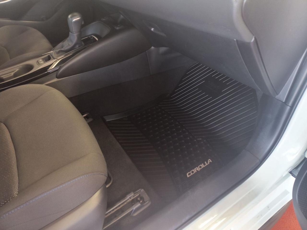 2020 Toyota Corolla SE Photo0