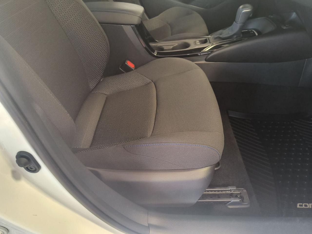 2020 Toyota Corolla SE Photo0