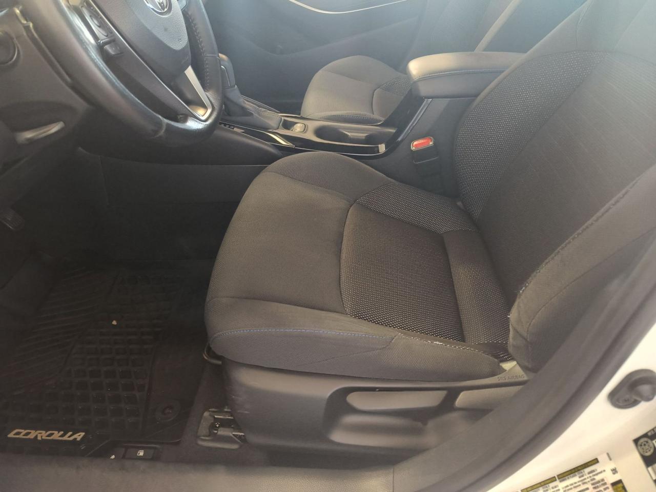 2020 Toyota Corolla SE Photo0