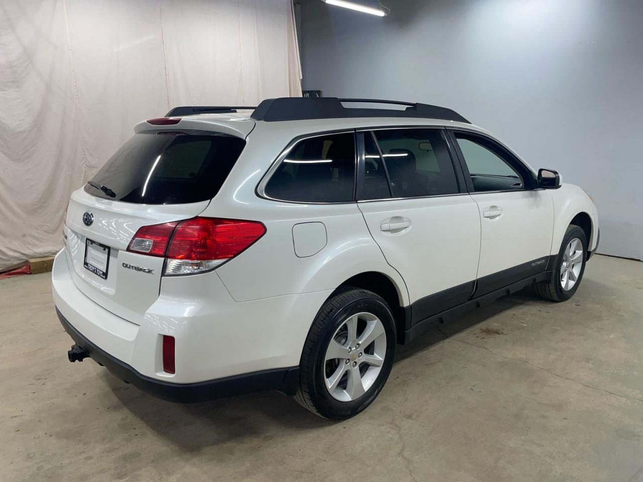 2014 Subaru Outback 4dr Wgn H4 Auto 2.5i Premium