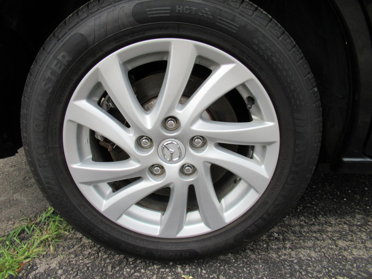 2012 Mazda MAZDA5 GS - Photo #4