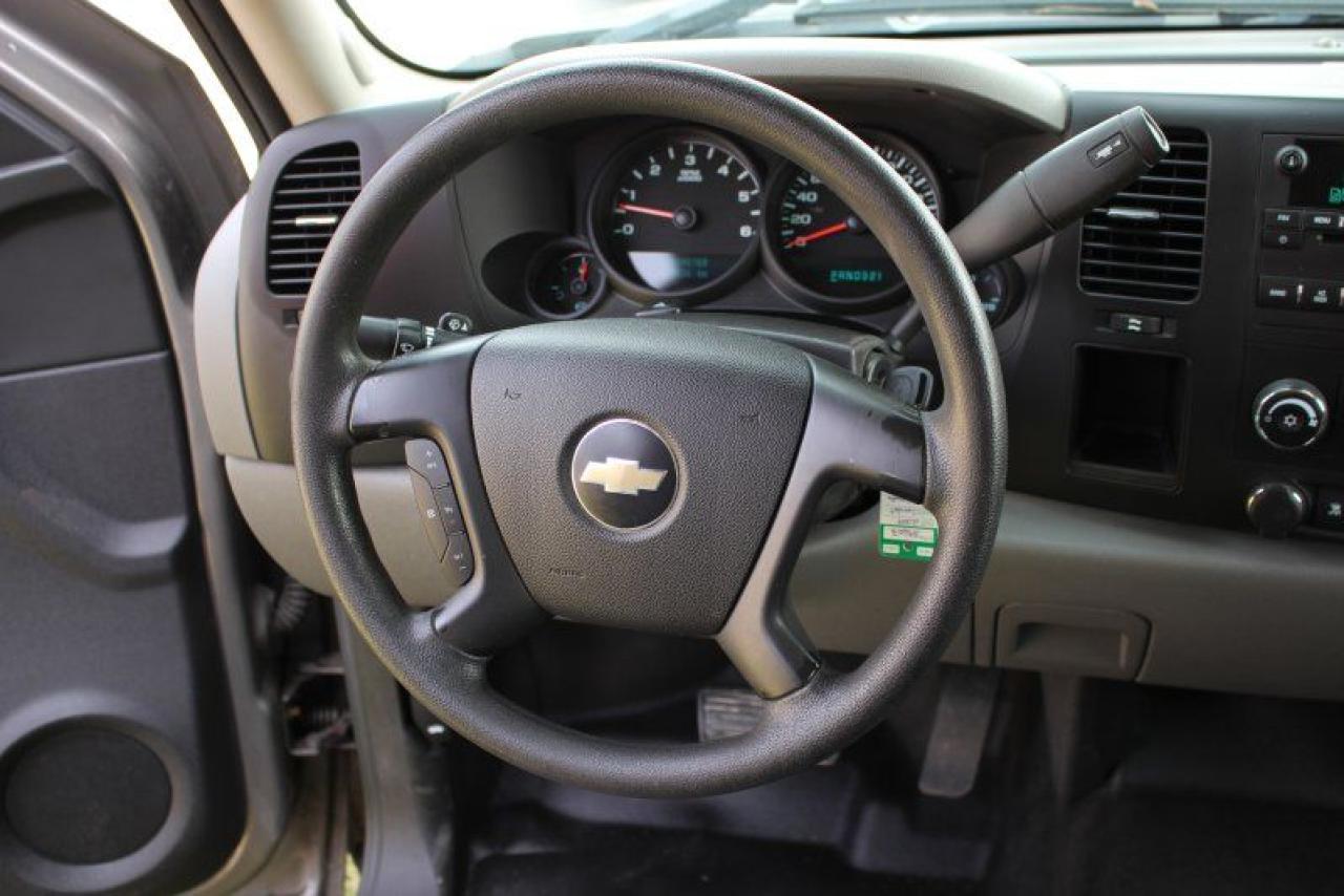 2009 Chevrolet Silverado 1500 LS - Photo #16