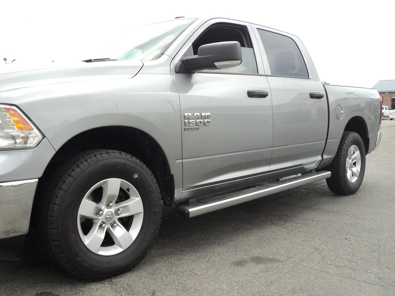 2022 RAM 1500 Classic SLT CrewCab 4x4 3.6L6cyl 5'7"Box HeatedSeats - Photo #24
