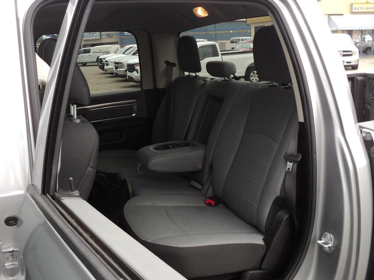 2022 RAM 1500 Classic SLT CrewCab 4x4 3.6L6cyl 5'7"Box HeatedSeats - Photo #13