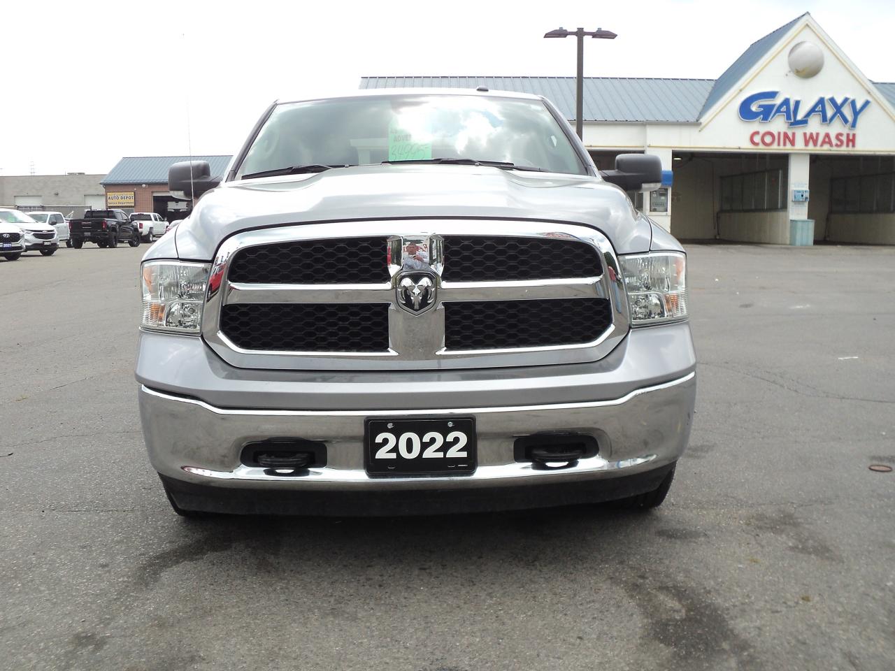 2022 RAM 1500 Classic SLT CrewCab 4x4 3.6L6cyl 5'7"Box HeatedSeats Photo2