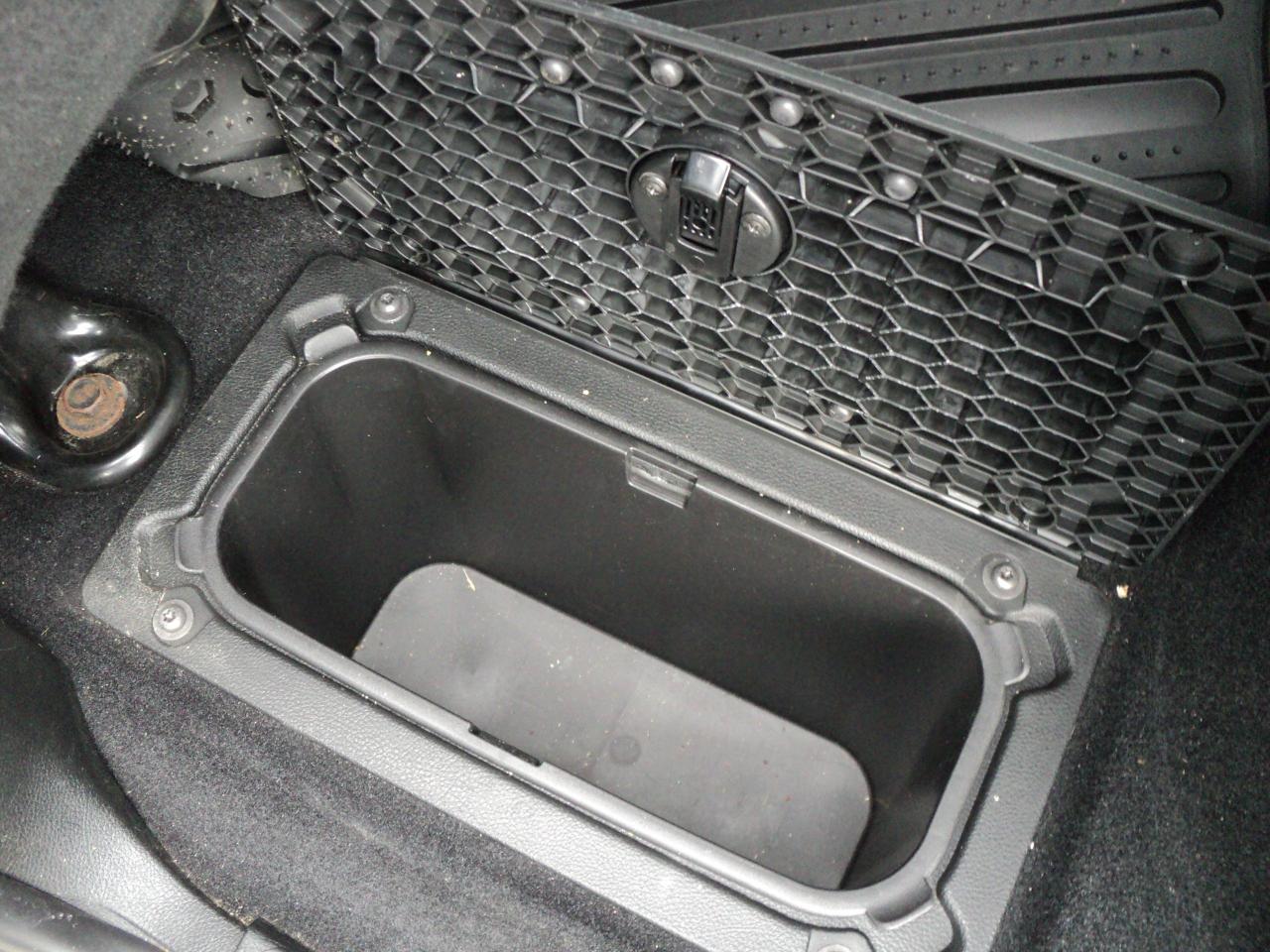 2022 RAM 1500 Classic SLT CrewCab 4x4 3.6L6cyl 5'7"Box HeatedSeats - Photo #27