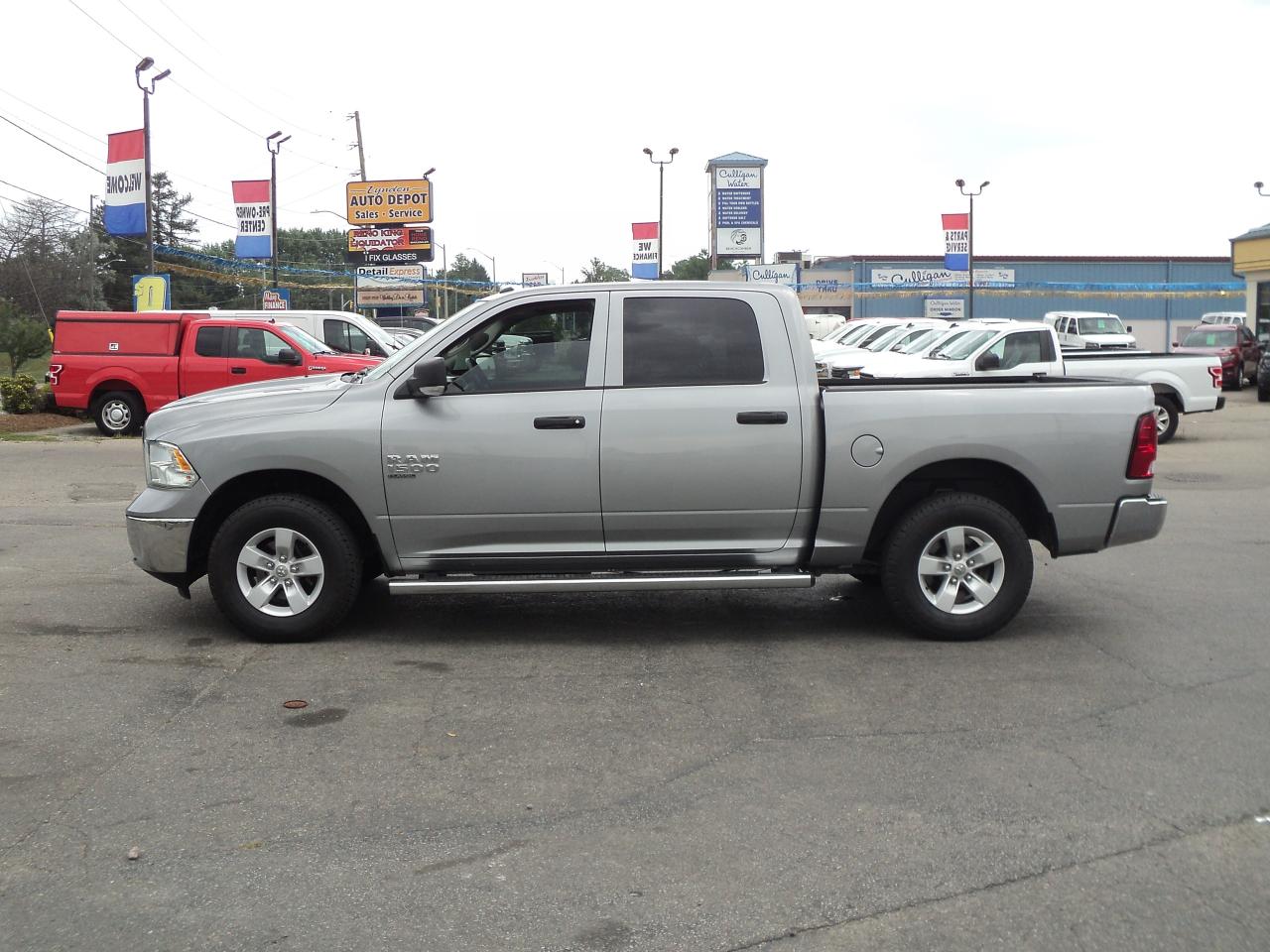 2022 RAM 1500 Classic SLT CrewCab 4x4 3.6L6cyl 5'7"Box HeatedSeats - Photo #6