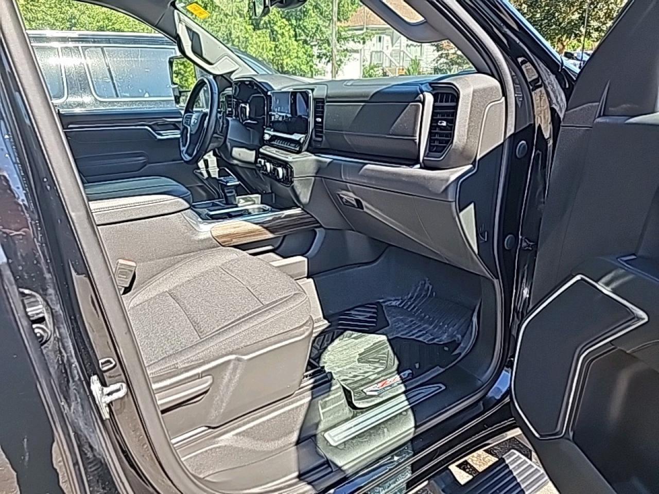 2023 Chevrolet Silverado 1500 LT Trail Boss Duramax diesel Photo