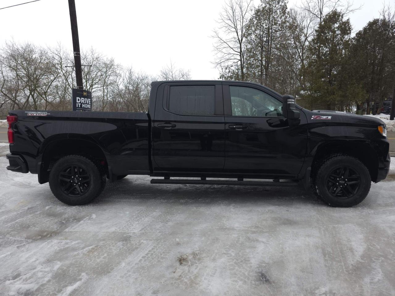 2023 Chevrolet Silverado 1500 LT Trail Boss DURAMAX DIESEL! LOW KMS! Photo3