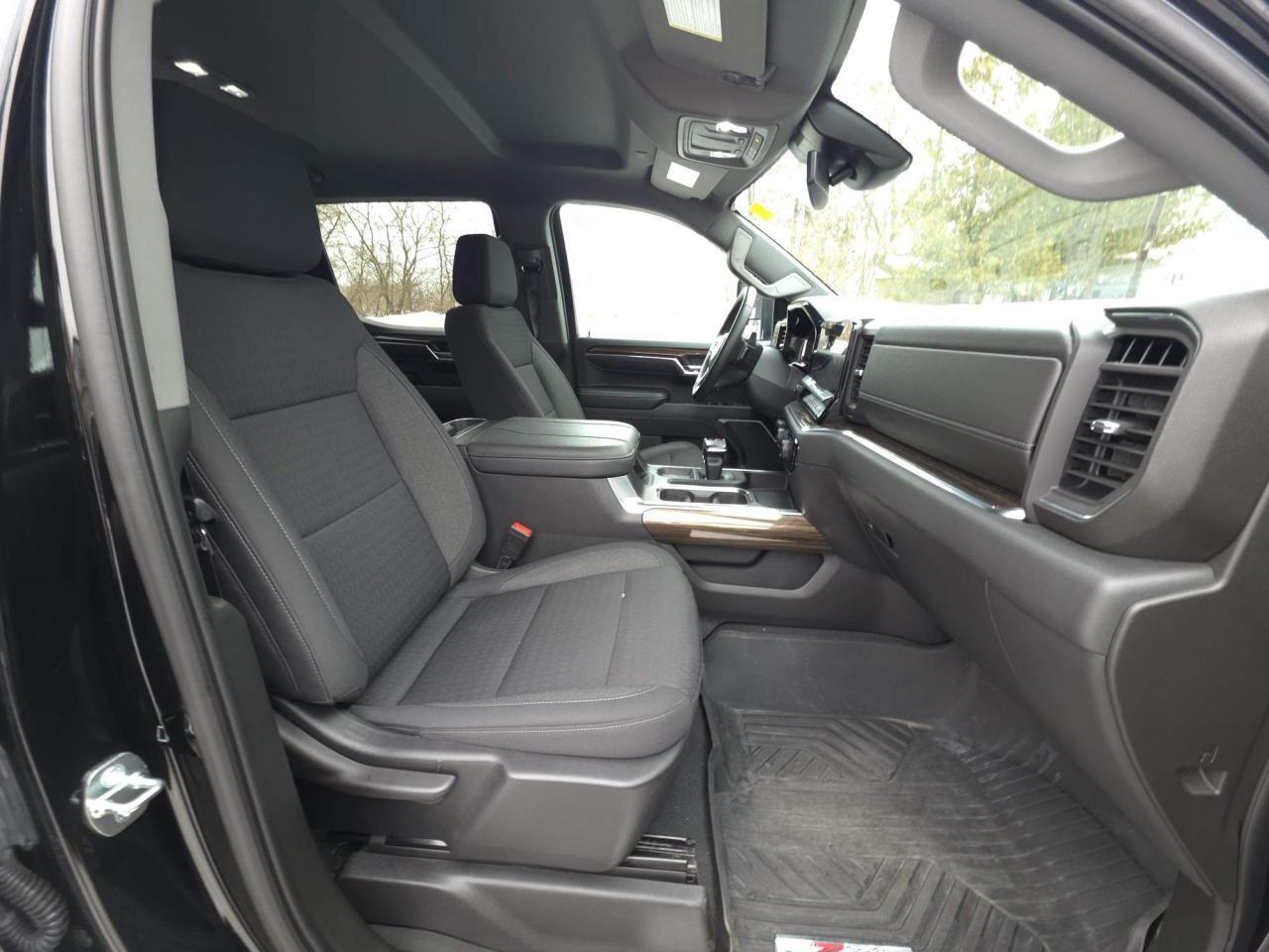 2023 Chevrolet Silverado 1500 LT Trail Boss DURAMAX DIESEL! LOW KMS! Photo