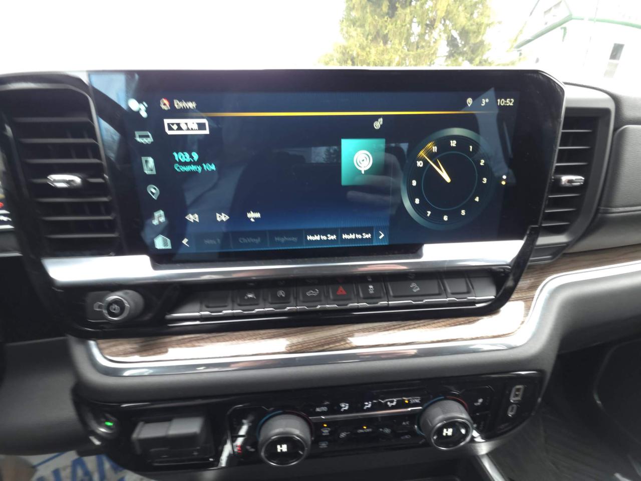 2023 Chevrolet Silverado 1500 LT Trail Boss DURAMAX DIESEL! LOW KMS! Photo