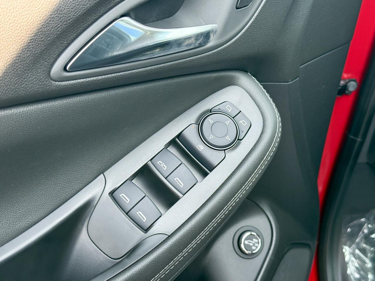 2026 Buick Encore GX Preferred 1.3L 3CYL WITH REMOTE START/ENTRY, HEATED SEATS, HEATED STEERING WHEEL, HD SURROUND VISION, POWER LIFTGATE Photo