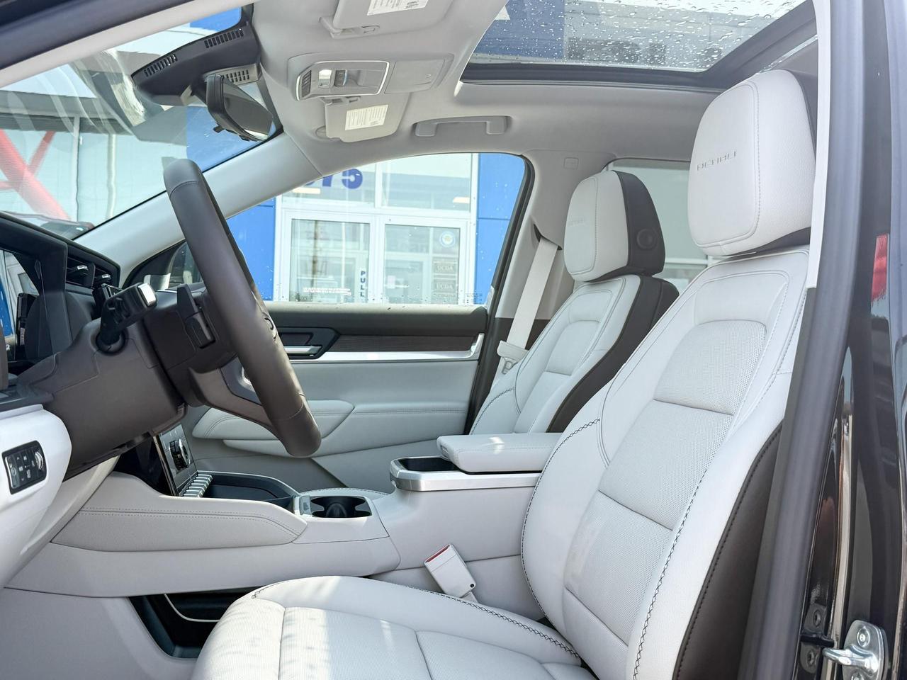 2026 GMC Terrain Denali 1.5L 4 CYL WITH REMOTE START/ENTRY, SUNROOF, HEATED/VENTILATED SEATS, HEATED STEERING WHEEL, ADAPTIVE CRUISE CONTROL, BOSE SOUND SYSTEM, APPLE CARPLAY AND ANDROID AUTO Photo