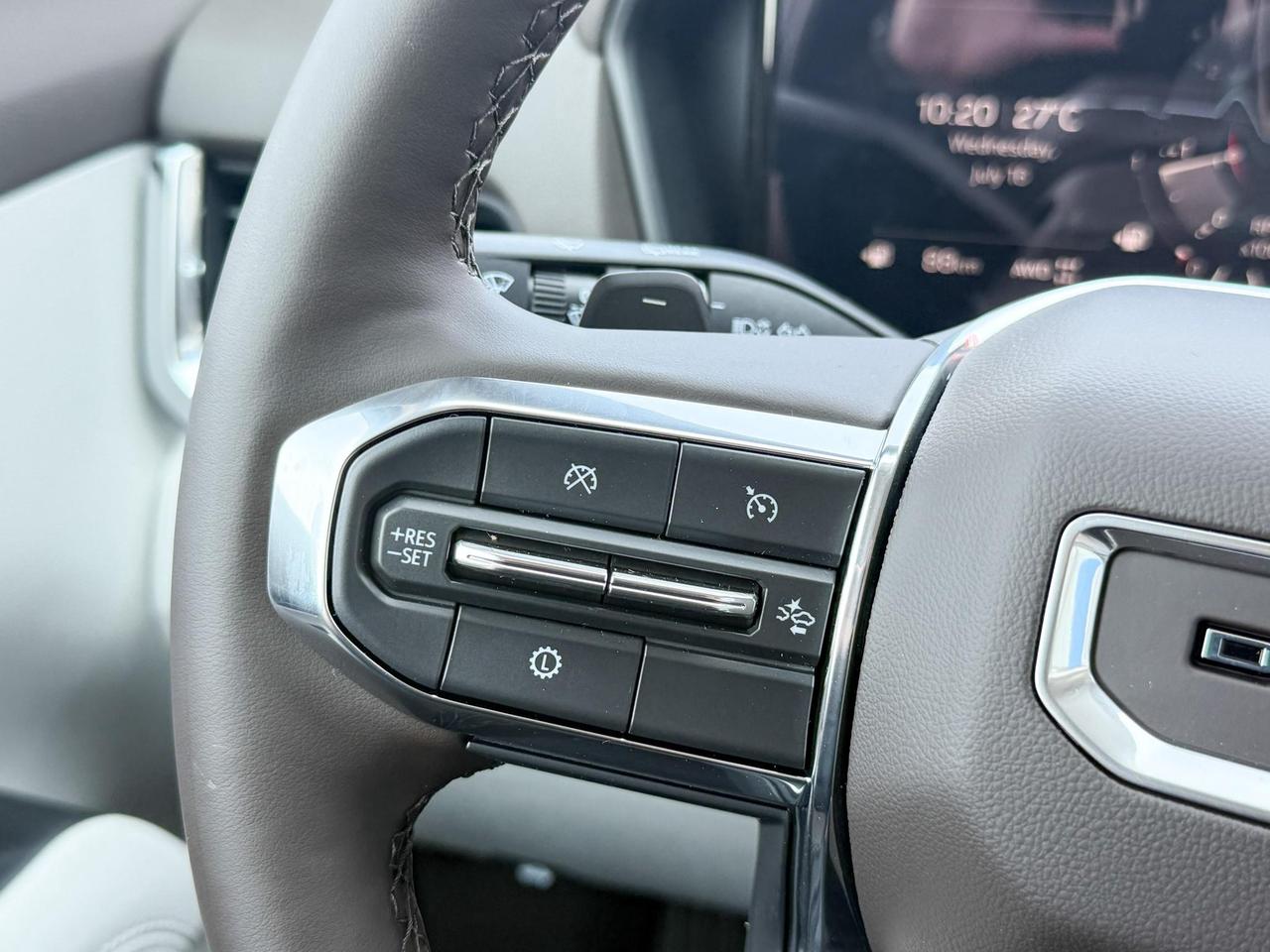 2026 GMC Terrain Denali 1.5L 4 CYL WITH REMOTE START/ENTRY, SUNROOF, HEATED/VENTILATED SEATS, HEATED STEERING WHEEL, ADAPTIVE CRUISE CONTROL, BOSE SOUND SYSTEM, APPLE CARPLAY AND ANDROID AUTO Photo