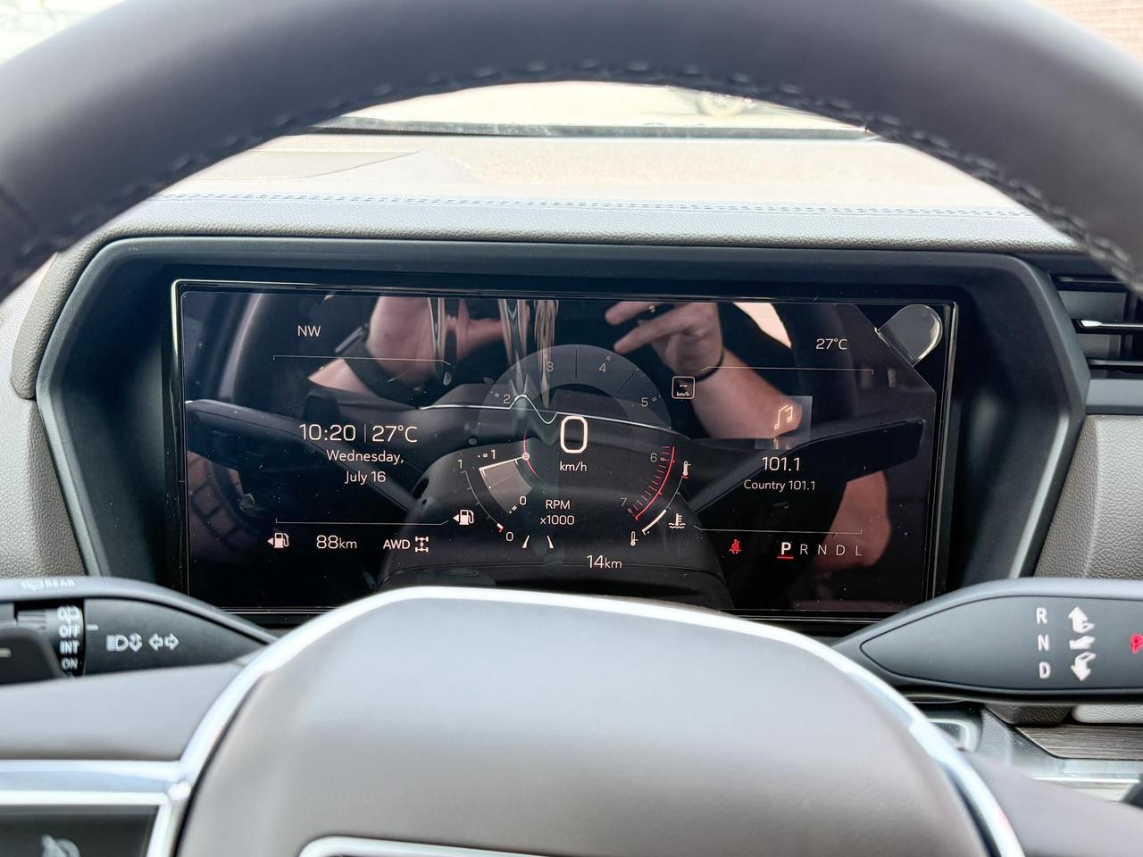 2026 GMC Terrain Denali 1.5L 4 CYL WITH REMOTE START/ENTRY, SUNROOF, HEATED/VENTILATED SEATS, HEATED STEERING WHEEL, ADAPTIVE CRUISE CONTROL, BOSE SOUND SYSTEM, APPLE CARPLAY AND ANDROID AUTO Photo