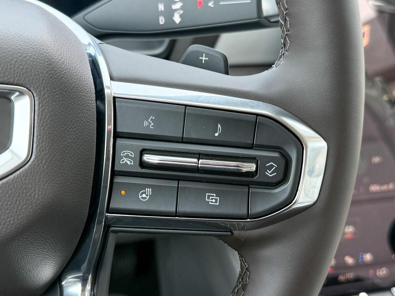 2026 GMC Terrain Denali 1.5L 4 CYL WITH REMOTE START/ENTRY, SUNROOF, HEATED/VENTILATED SEATS, HEATED STEERING WHEEL, ADAPTIVE CRUISE CONTROL, BOSE SOUND SYSTEM, APPLE CARPLAY AND ANDROID AUTO Photo