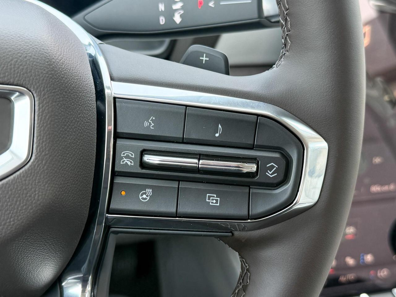 2026 GMC Terrain Denali 1.5L 4 CYL WITH REMOTE START/ENTRY, SUNROOF, HEATED/VENTILATED SEATS, HEATED STEERING WHEEL, ADAPTIVE CRUISE CONTROL, BOSE SOUND SYSTEM, APPLE CARPLAY AND ANDROID AUTO Photo