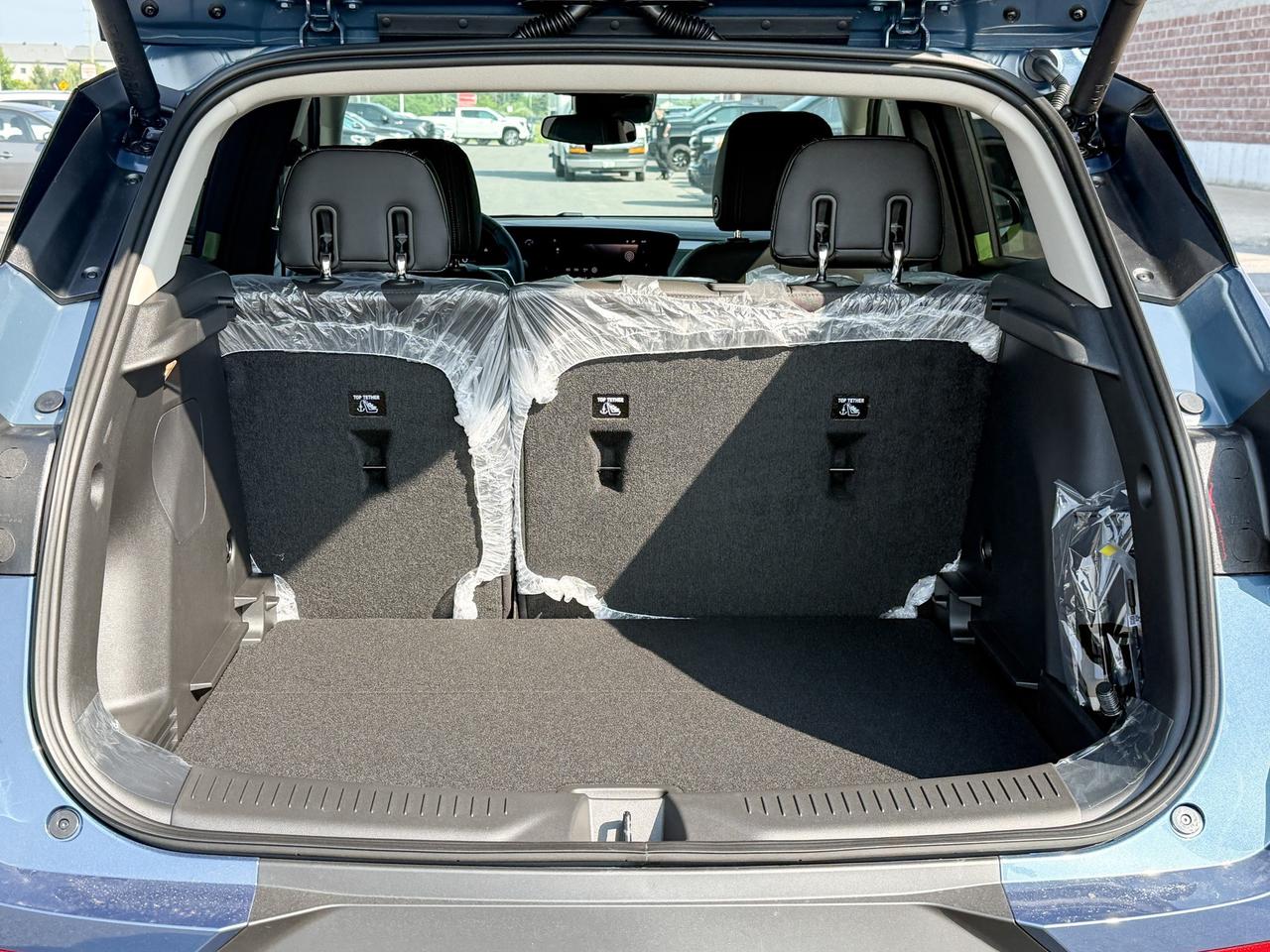2026 Buick Encore GX Preferred 1.3L 3CYL WITH REMOTE START/ENTRY, HEATED SEATS, HEATED STEERING WHEEL, HD SURROUND VISION, POWER LIFTGATE Photo4