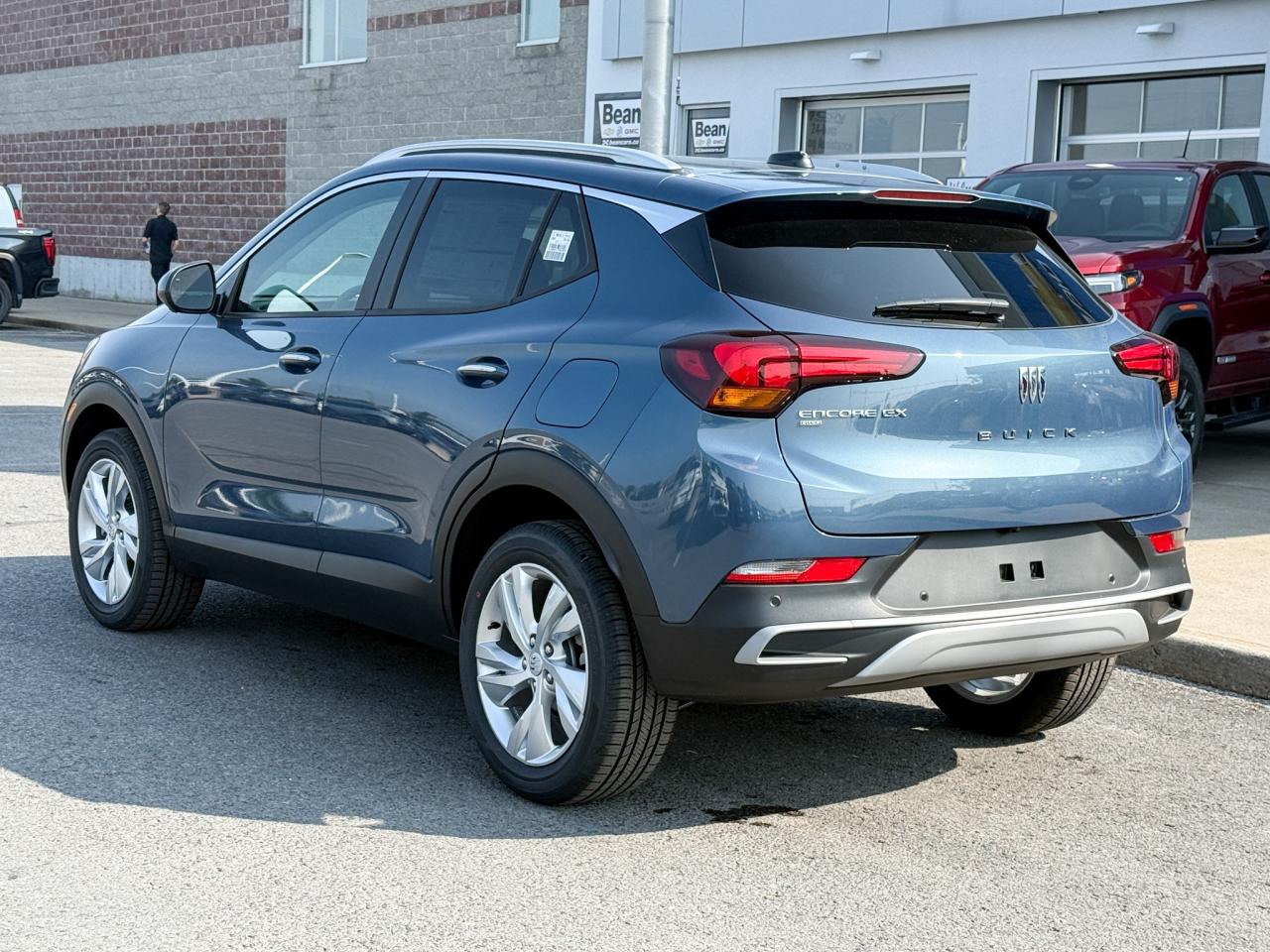 2026 Buick Encore GX Preferred 1.3L 3CYL WITH REMOTE START/ENTRY, HEATED SEATS, HEATED STEERING WHEEL, HD SURROUND VISION, POWER LIFTGATE Photo2