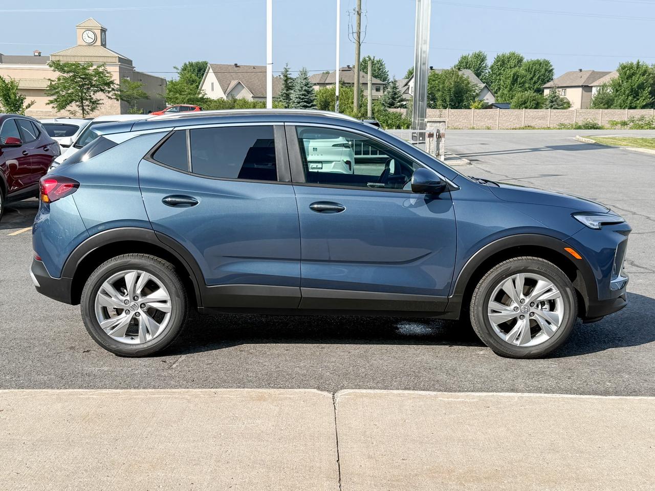 2026 Buick Encore GX Preferred 1.3L 3CYL WITH REMOTE START/ENTRY, HEATED SEATS, HEATED STEERING WHEEL, HD SURROUND VISION, POWER LIFTGATE Photo