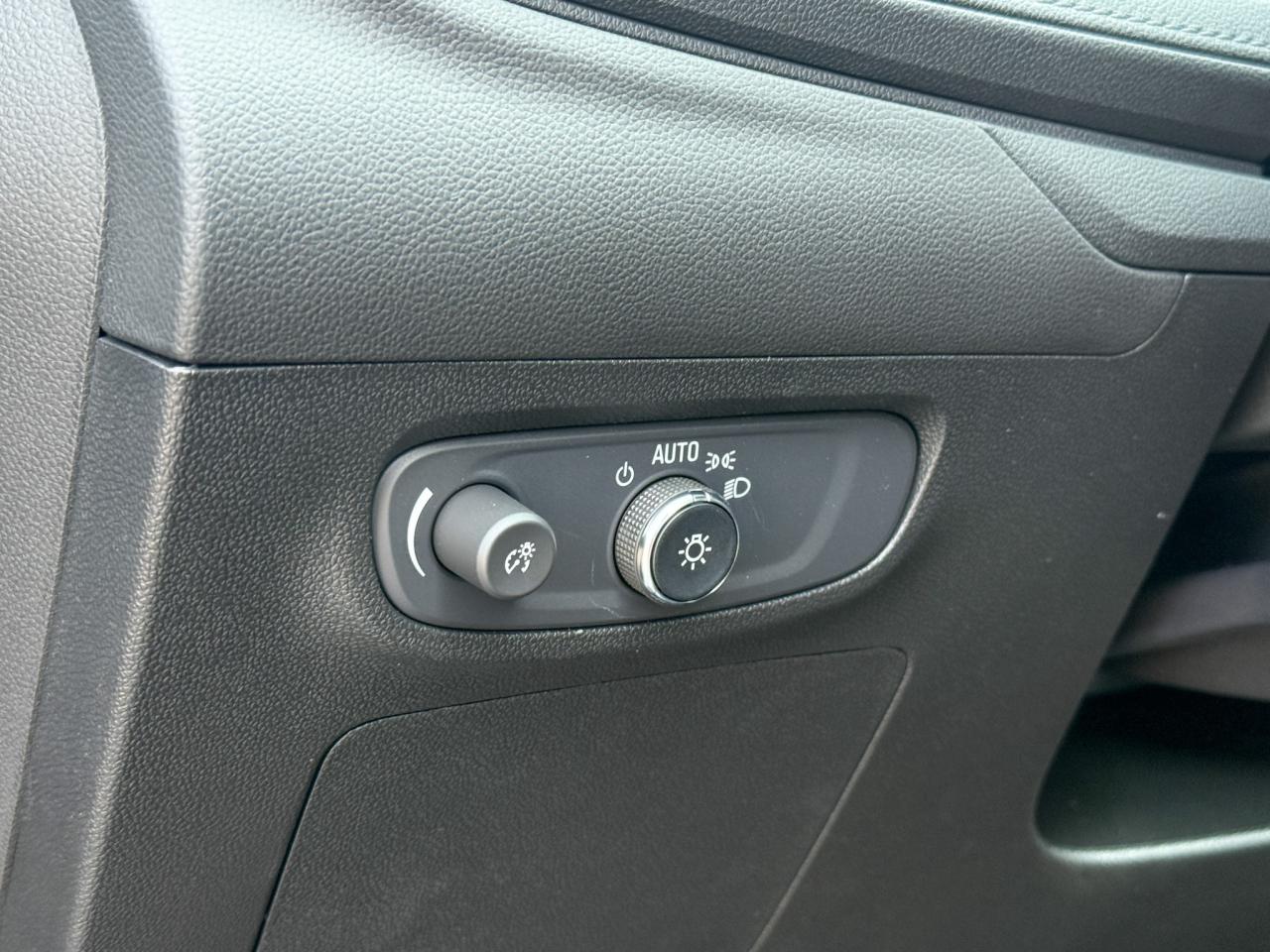 2026 Buick Encore GX Preferred 1.3L 3CYL WITH REMOTE START/ENTRY, HEATED SEATS, HEATED STEERING WHEEL, HD SURROUND VISION, POWER LIFTGATE Photo