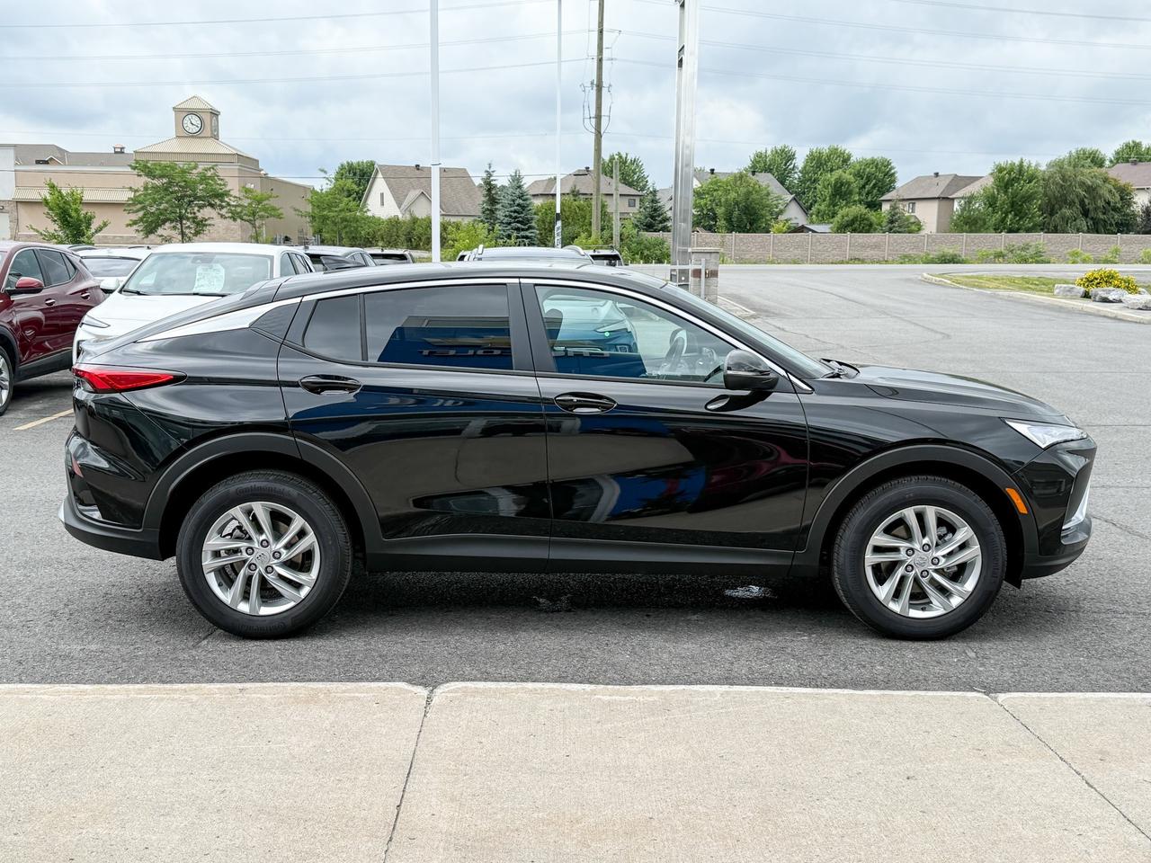 2025 Buick Envista Preferred 1.2L 3CYL WITH REMOTE START/ENTRY, HEATED SEATS, HEATED STEERING WHEEL, HD REAR VISION CAMERA, ANDROID AUTO AND APPLE CARPLAY Photo