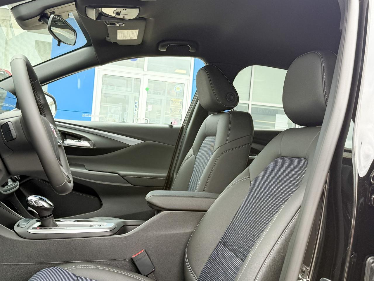 2025 Buick Envista Preferred 1.2L 3CYL WITH REMOTE START/ENTRY, HEATED SEATS, HEATED STEERING WHEEL, HD REAR VISION CAMERA, ANDROID AUTO AND APPLE CARPLAY Photo
