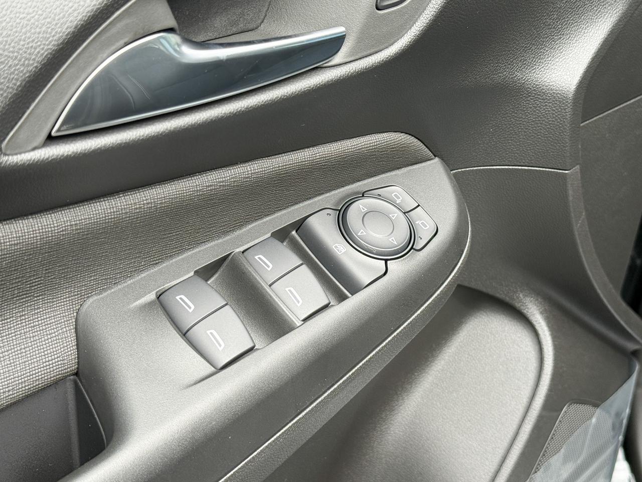 2025 Buick Envista Preferred 1.2L 3CYL WITH REMOTE START/ENTRY, HEATED SEATS, HEATED STEERING WHEEL, HD REAR VISION CAMERA, ANDROID AUTO AND APPLE CARPLAY Photo