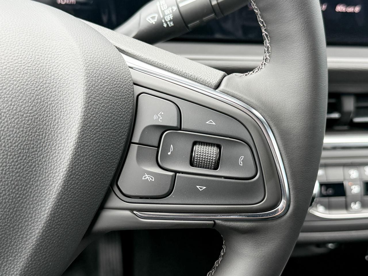 2025 Buick Envista Preferred 1.2L 3CYL WITH REMOTE START/ENTRY, HEATED SEATS, HEATED STEERING WHEEL, HD REAR VISION CAMERA, ANDROID AUTO AND APPLE CARPLAY Photo