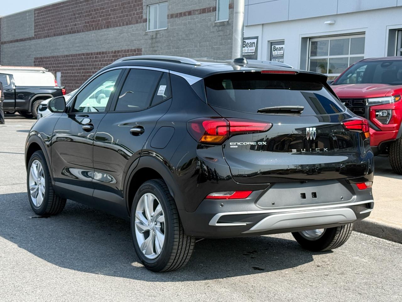 2026 Buick Encore GX Preferred 1.3L 3CYL WITH REMOTE START/ENTRY, HEATED SEATS, HEATED STEERING WHEEL, HD SURROUND VISION, POWER LIFTGATE Photo2