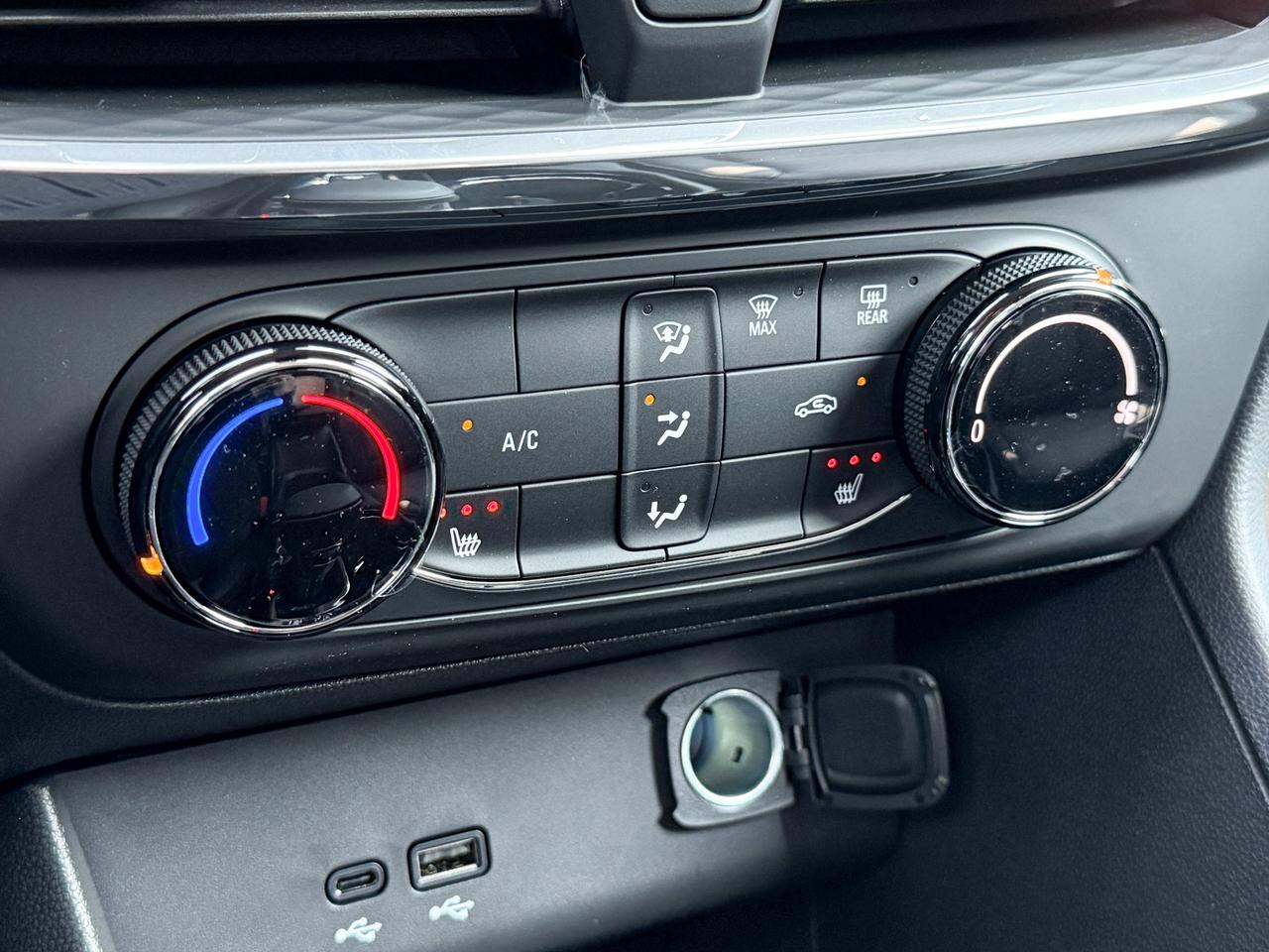 2026 Buick Encore GX Preferred 1.3L 3CYL WITH REMOTE START/ENTRY, HEATED SEATS, HEATED STEERING WHEEL, HD SURROUND VISION, POWER LIFTGATE Photo