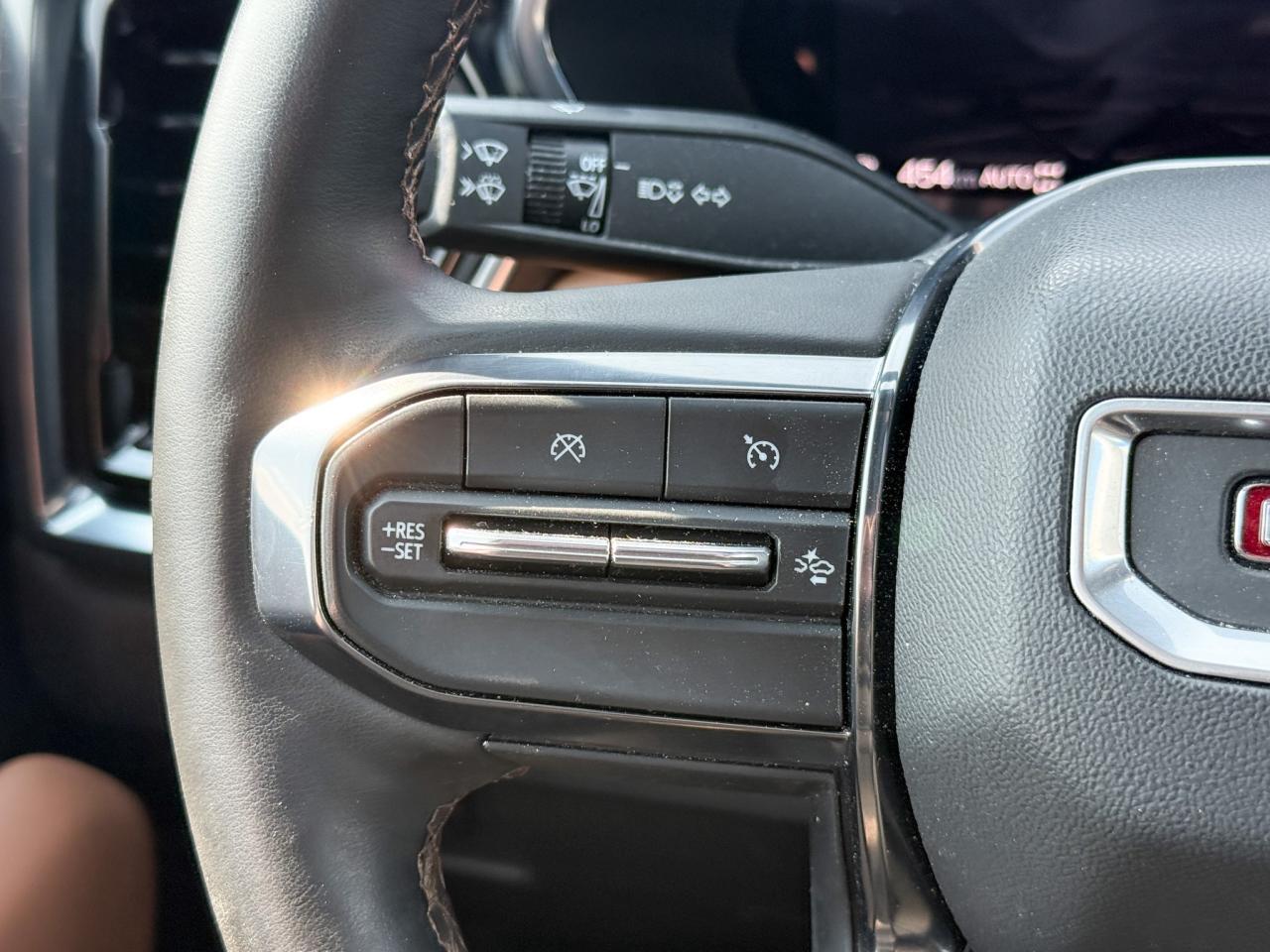 2024 GMC Canyon 2.7L 4CYL AT4 4X4 WITH OEM 2" FACTORY LIFT, HEATED LEATHER SEATS, HEATED STEERING WHEEL, REMOTE VEHICLE START, TRAILER BRAKE CONTROLLER Photo