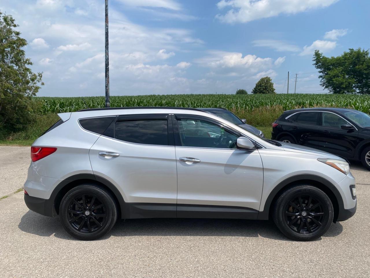 2013 Hyundai Santa Fe Premium - Photo #4